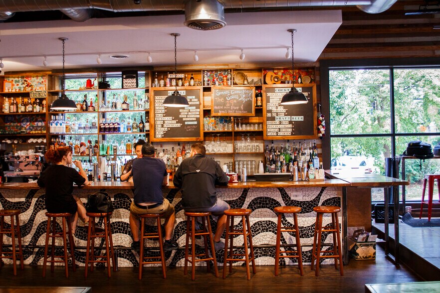 More Photos Of 1245 Glenwood Ave SE, Atlanta Bar For Lease