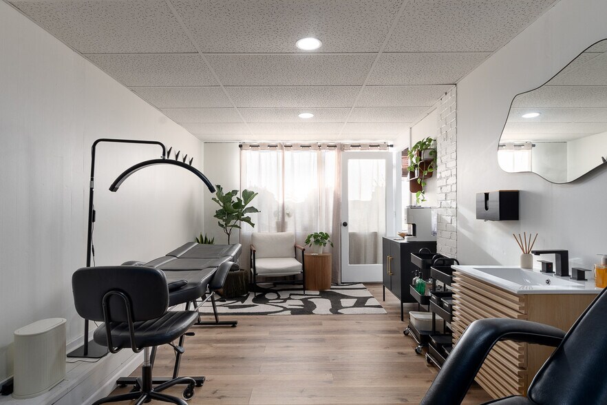 More Photos Of 2404 4th St, Cuyahoga Falls Office For Sale