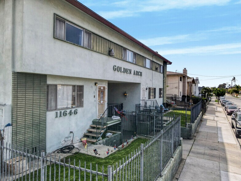 More Photos Of 11646 Birch Ave, Hawthorne Apartments For Sale