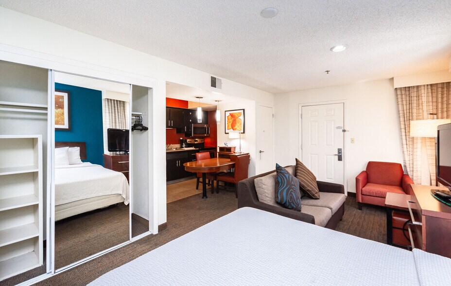 More Photos Of 1530 Howe Ave, Sacramento Hotel For Sale