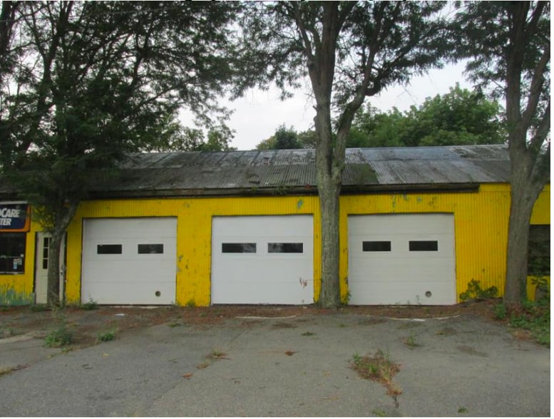 Primary Photo Of 1 S Mason St, Salem Auto Repair For Sale