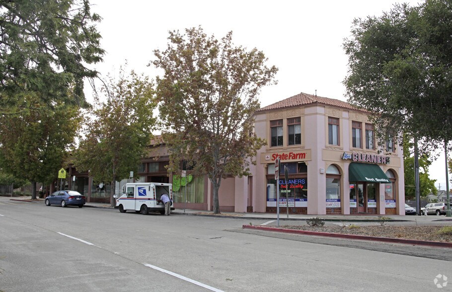 More Photos Of 3800 Park Blvd, Oakland Storefront Retail Office For Lease