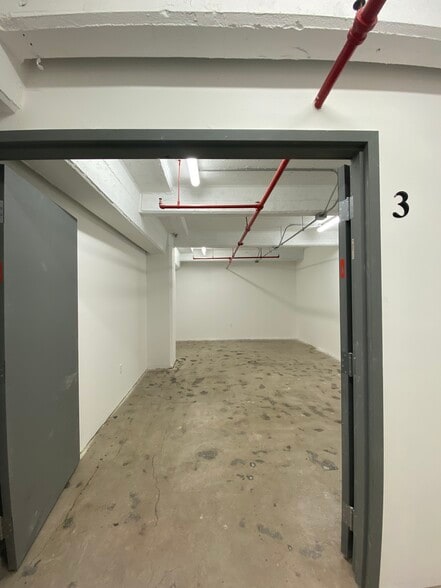 More Photos Of 901 E 31st St, Los Angeles Manufacturing For Lease