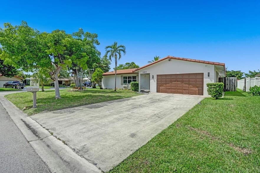 More Photos Of 11937 NW 31st St, Coral Springs Assisted Living For Sale