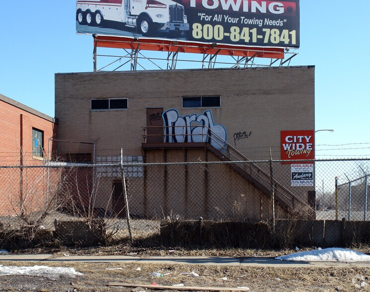 More Photos Of 2760 W Warren Ave, Detroit Warehouse For Lease