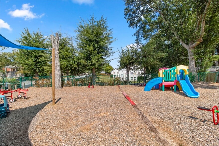 More Photos Of 57 Merritt St SE, Marietta Daycare Center For Sale