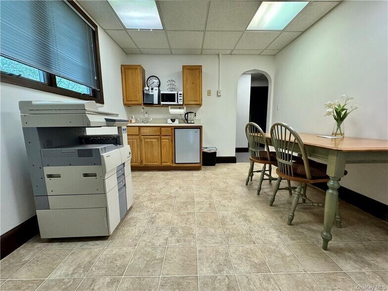 More Photos Of 7 Stokum Ln, New City Office For Sale
