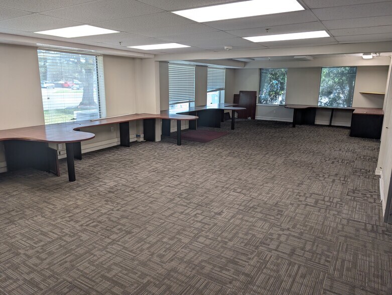 More Photos Of 649 W 9400 S, Sandy Warehouse For Lease