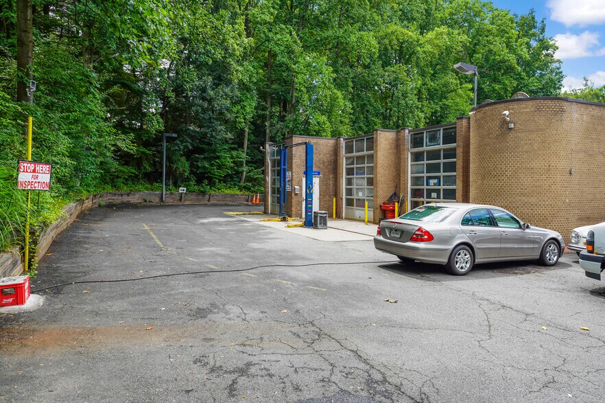 More Photos Of 11410 N Shore Dr, Reston Service Station For Sale