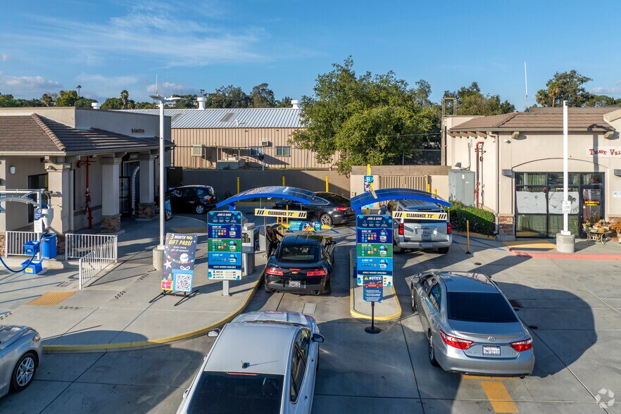 More Photos Of 936 E Mission Rd, Fallbrook Freestanding For Lease