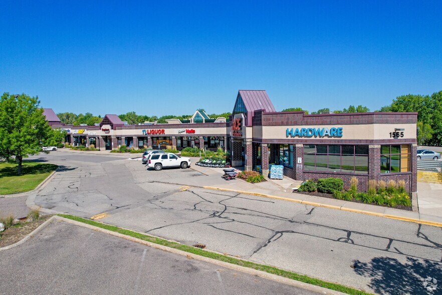 More Photos Of 1565 Cliff Rd, Eagan Storefront For Lease
