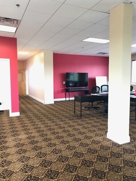 More Photos Of 300 Penhorn Ave, Secaucus Office For Lease