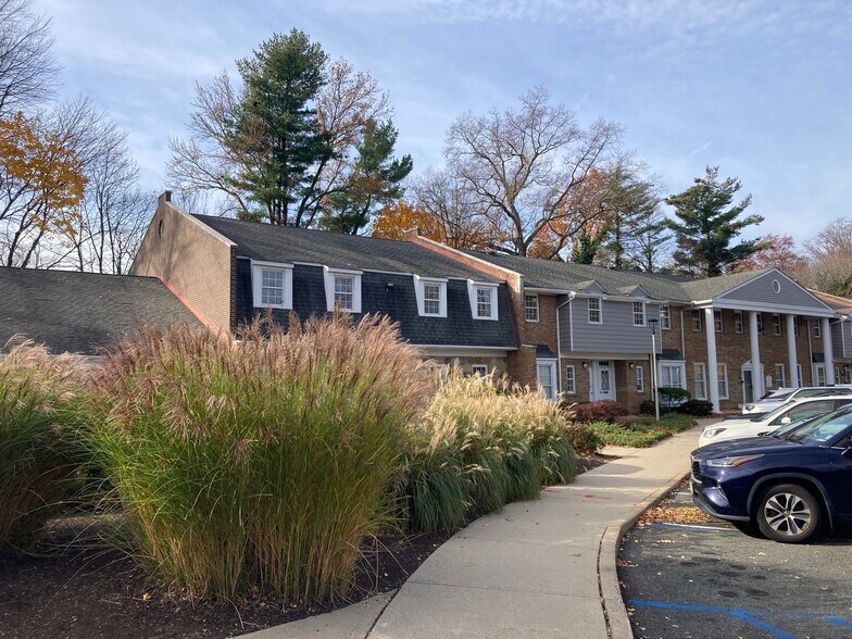 More Photos Of 1901 N Olden Ave, Ewing Office For Lease