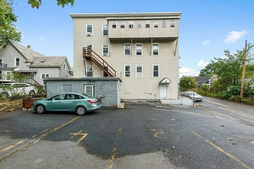 More Photos Of 113 Spruce St, Leominster Apartments For Sale