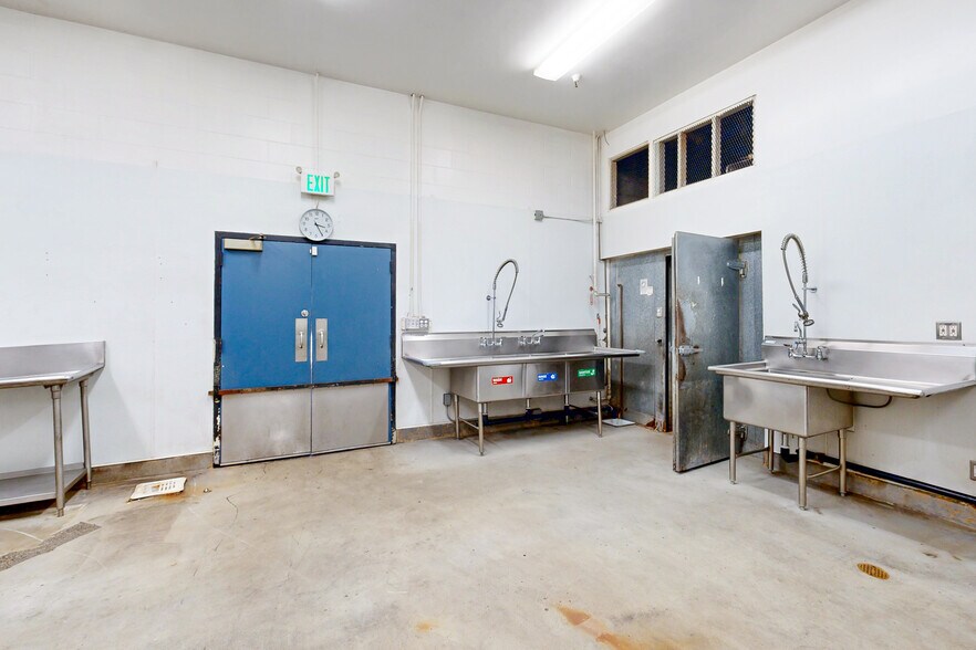 More Photos Of 5862-5872 Doyle St, Emeryville Restaurant For Sale