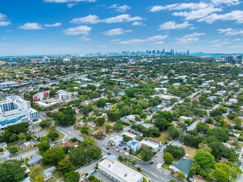 More Photos Of 3305 SW 37th Ave, Miami Office For Sale