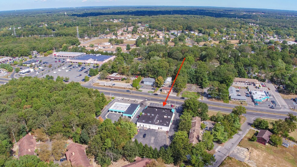 More Photos Of 1880 W County Line Rd, Lakewood Storefront For Sale