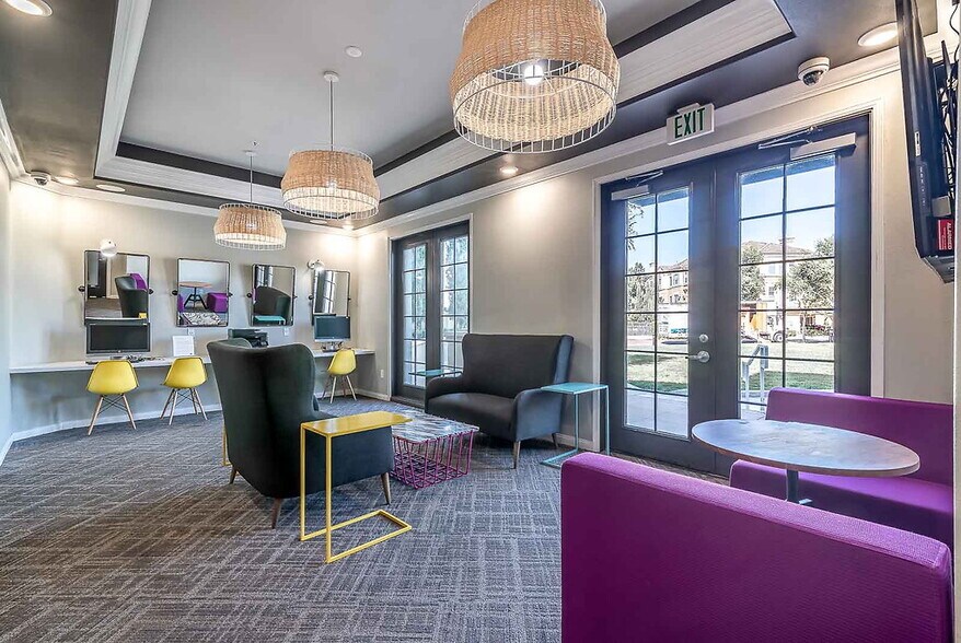 More Photos Of 31 E MacArthur Crescent Dr, Santa Ana Apartments For Lease