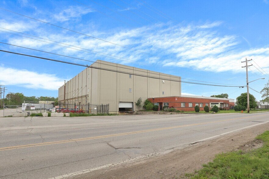 More Photos Of 521 Marion Rd, Columbus Warehouse For Sale