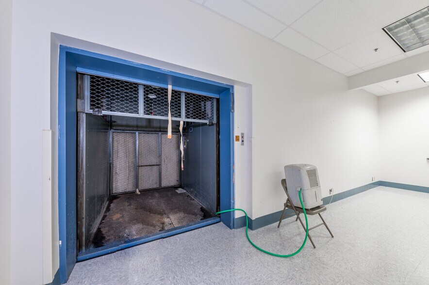 More Photos Of 347 W Main St, Clarksburg Office For Lease