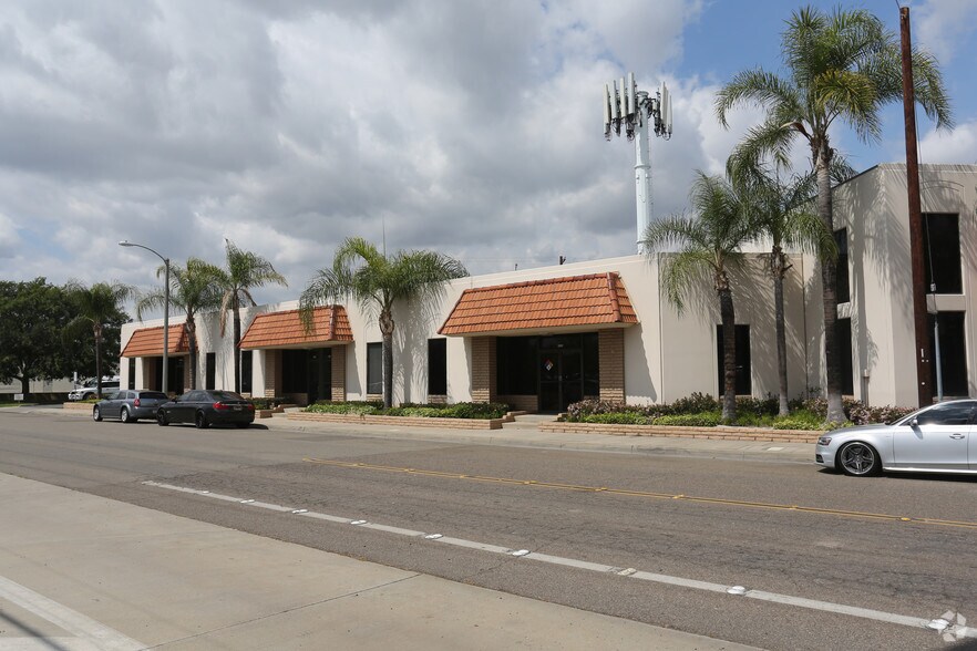 More Photos Of 2881-2895 E La Palma Ave, Anaheim Warehouse For Lease