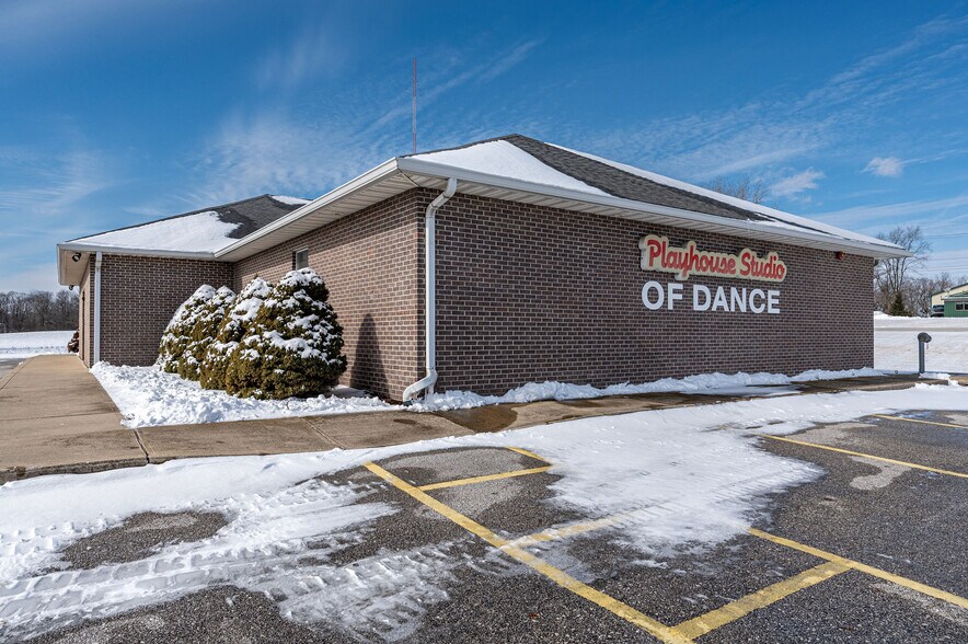 More Photos Of 1366 S Wabash St, Wabash Office For Sale