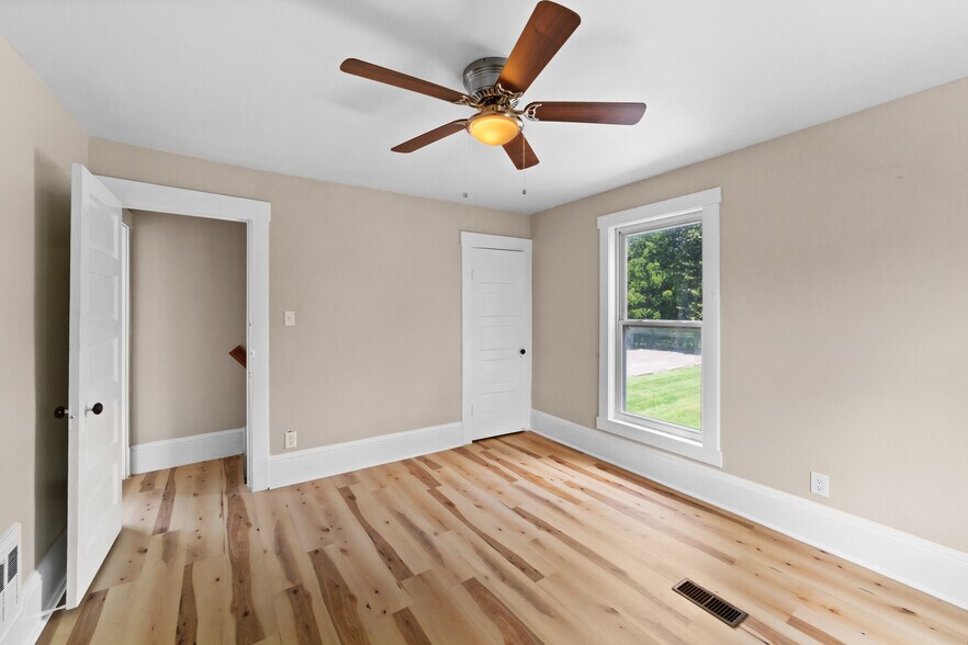 More Photos Of 579 Broadway Ave, Bedford Apartments For Sale