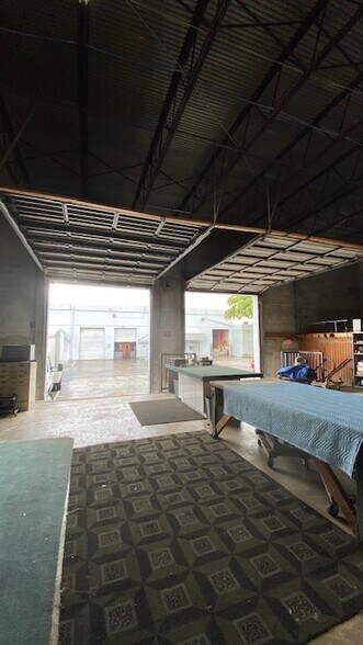 More Photos Of 7200-7216 NW 72nd Ave, Miami Light Distribution For Lease