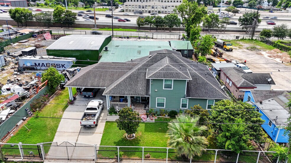 More Photos Of 9024 Eastex Fwy, Houston Auto Repair For Sale