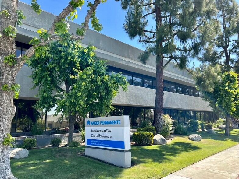 More Photos Of 5055 California Ave, Bakersfield Office For Sale
