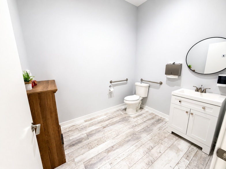 More Photos Of 21219 Blair Rd, Conroe Industrial For Sale