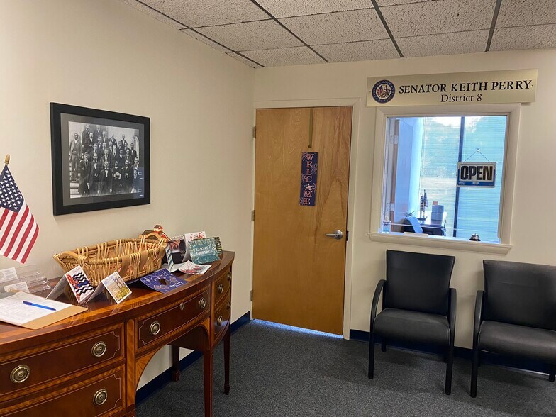 More Photos Of 2610 NW 43rd St, Gainesville Office For Lease