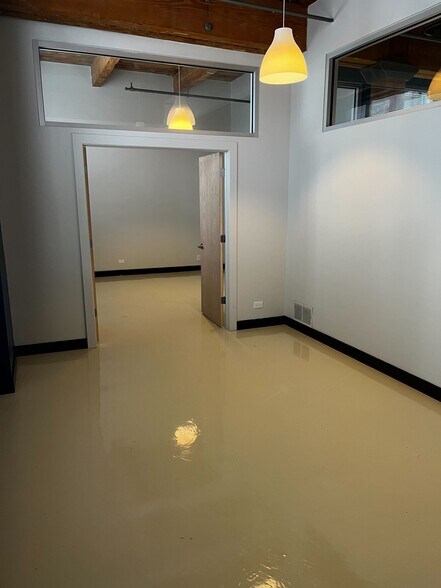 More Photos Of 409 W Huron St, Chicago Loft Creative Space For Lease