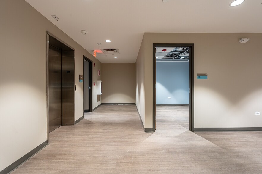 More Photos Of 456 Nelson Rd, New Lenox Freestanding For Lease