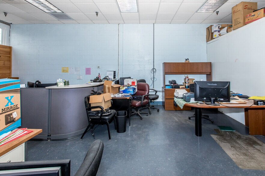 More Photos Of 899 Maple St, Lock Haven Manufacturing For Lease