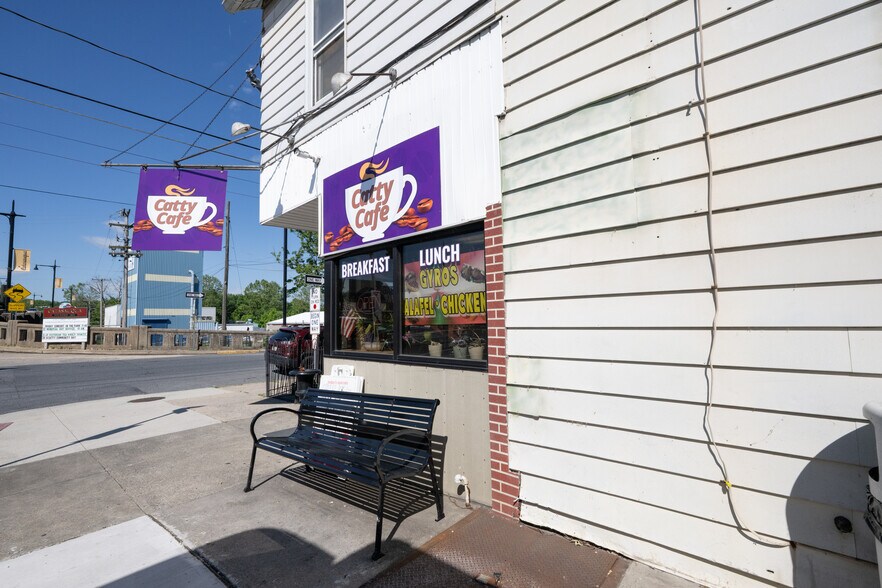 More Photos Of 601 Front St, Catasauqua Restaurant For Sale