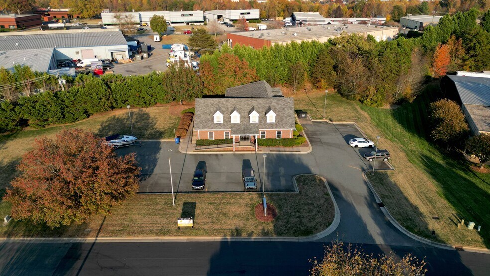More Photos Of 135 Gasoline Alley, Mooresville Office For Sale