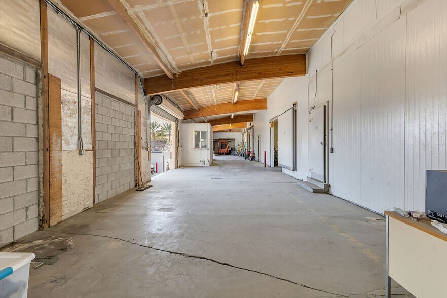 More Photos Of 81500 Industrial Pl, Indio Warehouse For Sale