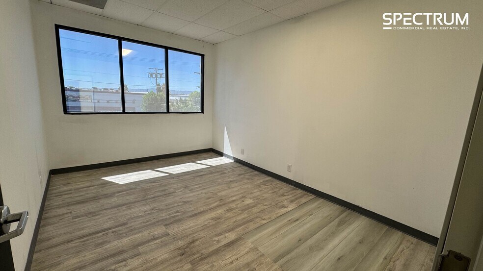 More Photos Of 15927-15929 Arminta St, Van Nuys Manufacturing For Lease