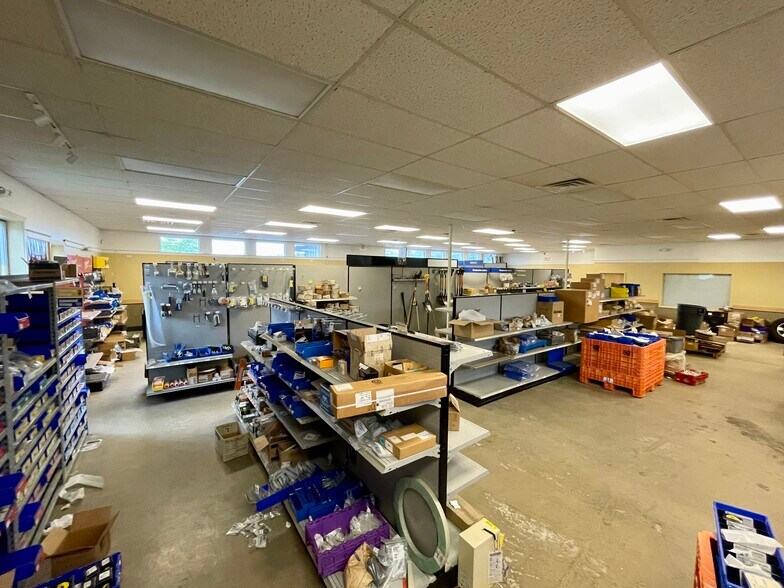 More Photos Of 1219 Lisbon St, Lewiston Freestanding For Lease