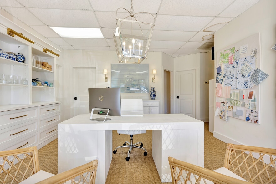 More Photos Of 725 N A1A, Jupiter Medical For Sale