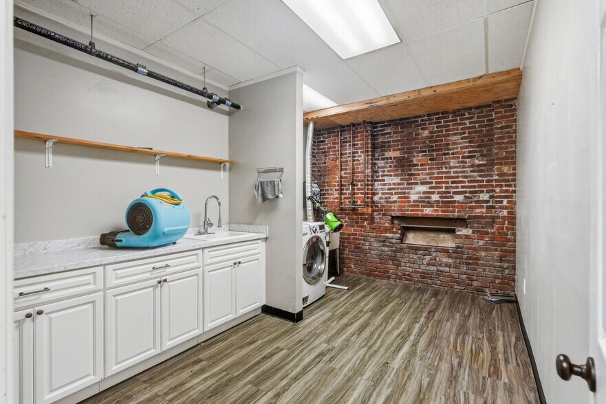 More Photos Of 64 Putnam St, Winthrop Storefront Retail Office For Lease