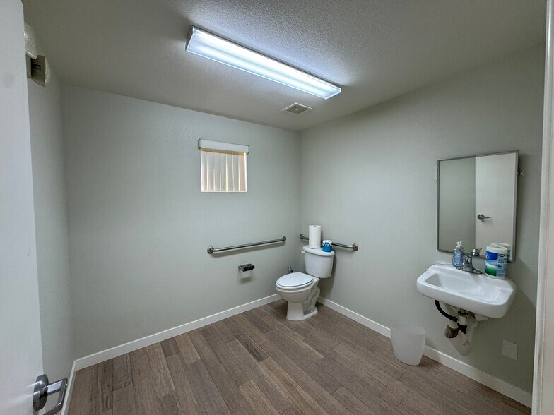More Photos Of 1642 Carse Dr, Boulder City Warehouse For Sale