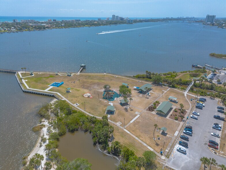 More Photos Of 1112 Riverside Dr, Holly Hill Storefront Retail Office For Sale