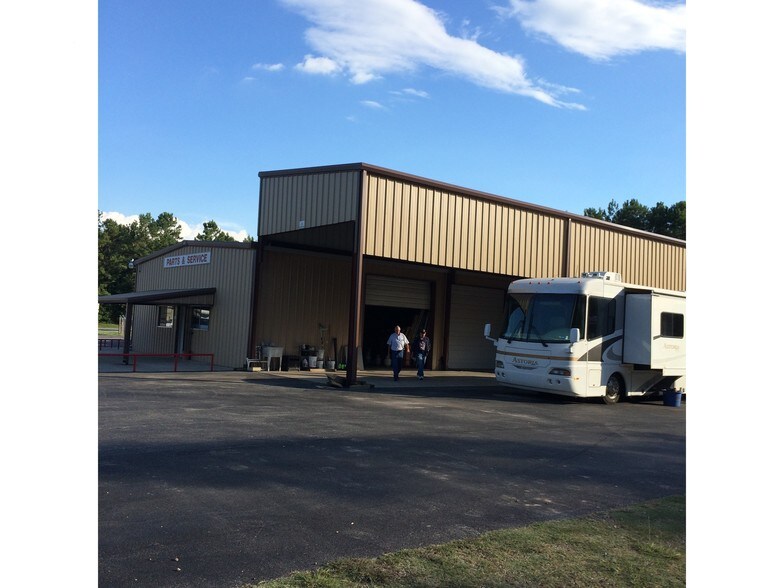 Primary Photo Of 20800 FM 1488 Rd, Magnolia General Retail For Sale