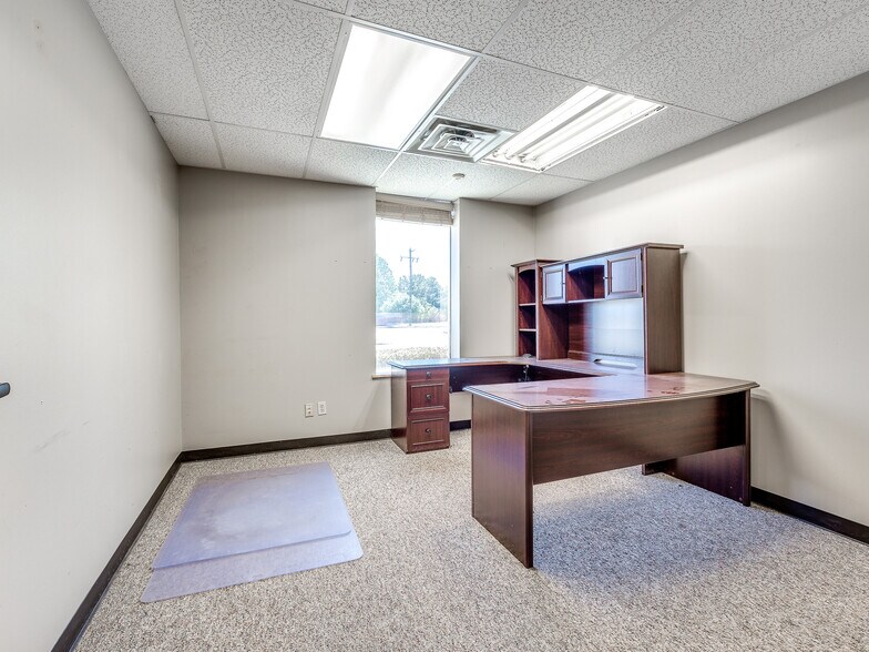 More Photos Of 321-325 N Portland Ave, Oklahoma City Unknown For Lease