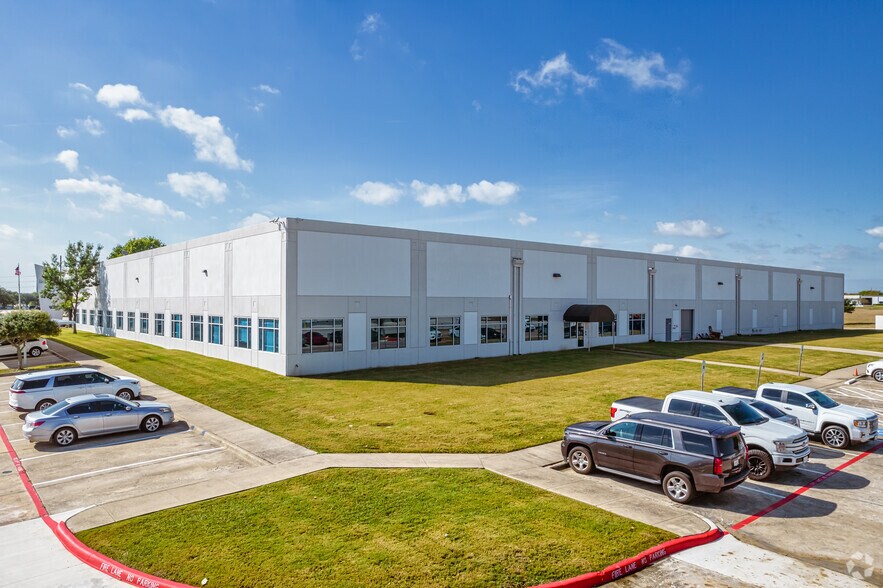 More Photos Of 1720 Bray Central Dr, McKinney Coworking Space