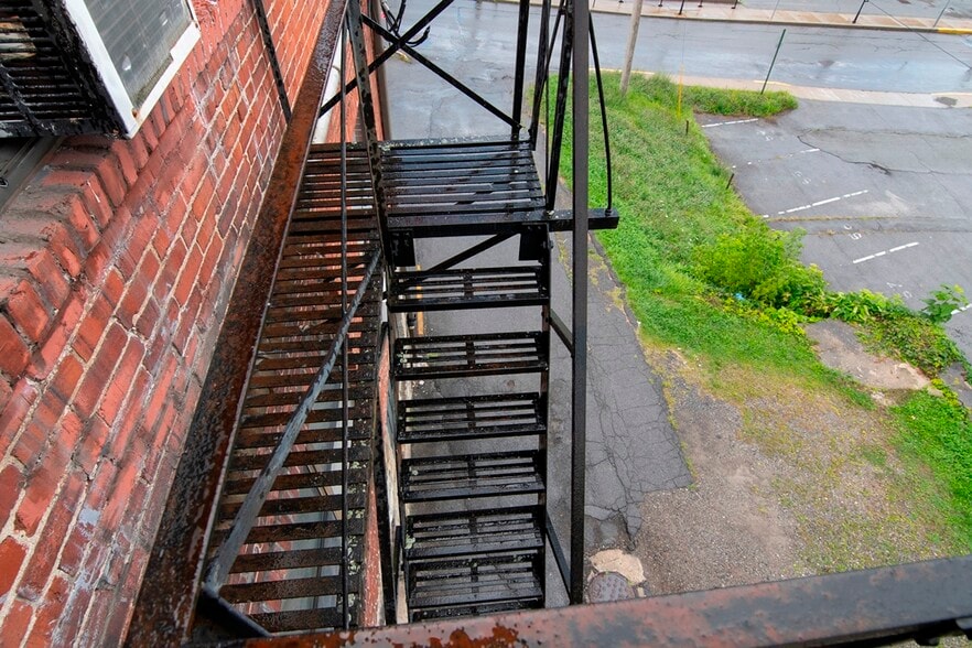 More Photos Of 207 S Heber St, Beckley Office For Sale