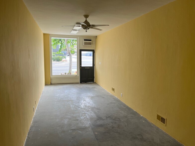 More Photos Of 3135 E Coast Hwy, Corona Del Mar General Retail For Lease