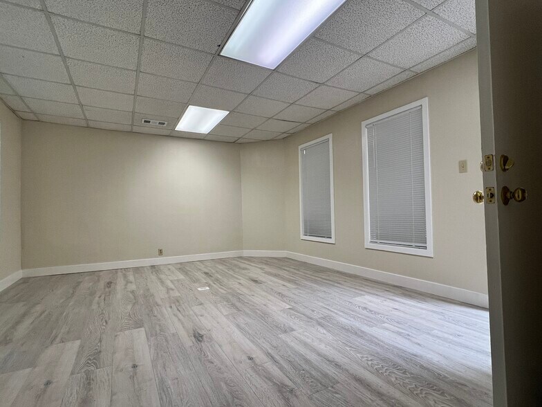 More Photos Of 2011 Soscol Ave, Napa Office For Lease